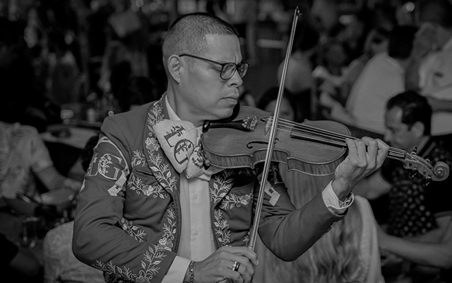 restaurante-con-mariachi-en-vivo.jpg